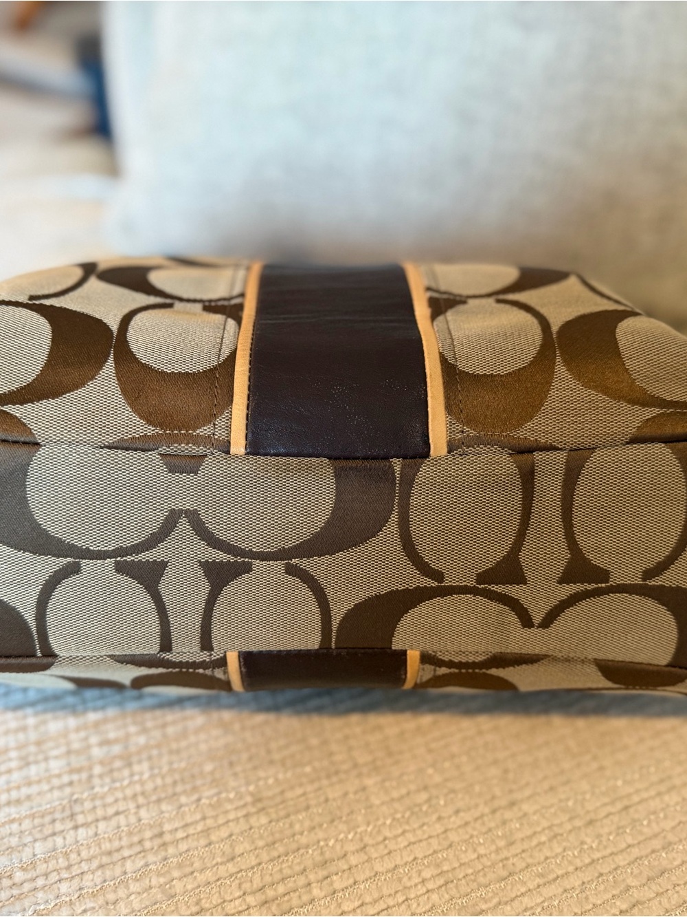 Coach Kelsey Sig Canvas Tote & Hamptons Sig Wallet 11x15 - Picture 3 of 16